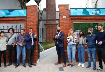 Alejo Chornobroff y Magdalena Sierra inauguraron una plaza en Avellaneda