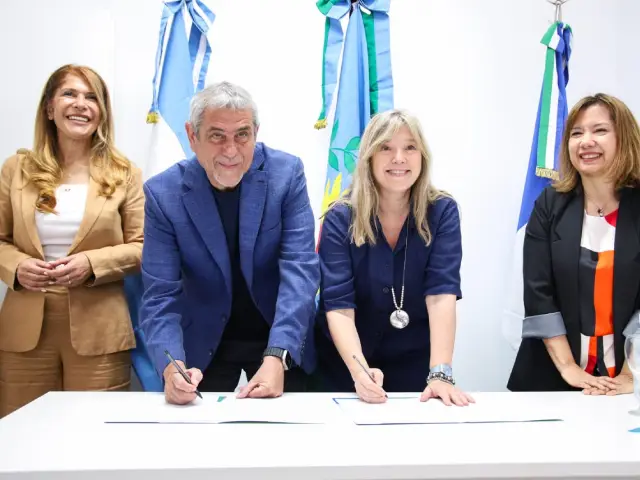 Jorge Ferraresi y Cristina Álvarez Rodríguez inauguraron el Registro de las Personas de Villa Domínico